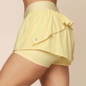 POPFLEX Light Yellow Athletic Shorts size small